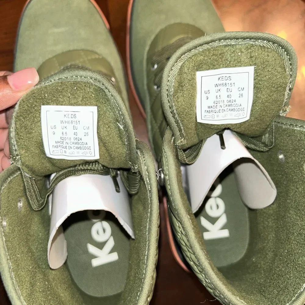 Keds Quilted Green High-Tops with Vibrant Orange Soles(Size 9)